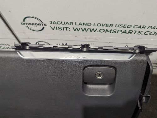 JAGUAR F PACE X761 GLOVEBOX ASSEMBLY