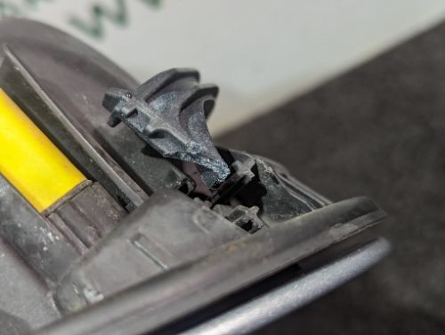 RANGE ROVER EVOQUE L538 FUEL FLAP WITH CAP 863 SLIGHTLY DAMAGED