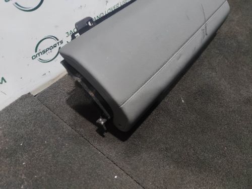 LAND ROVER DISCOVERY 5 L462 UPPER GLOVE BOX
