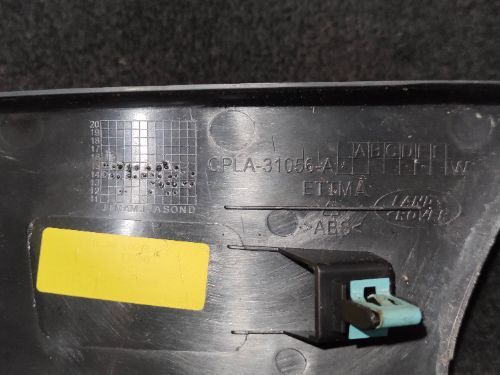 RANGE ROVER VOGUE L405 O/S DRIVER SIDE RIGHT B PILLAR TRIM