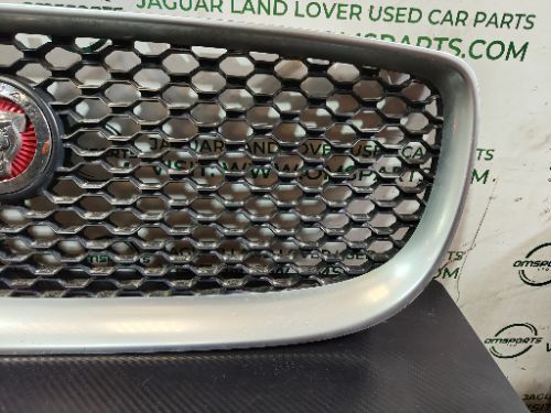 JAGUAR XE X760 FRONT BUMPER CENTRE GRILLE
