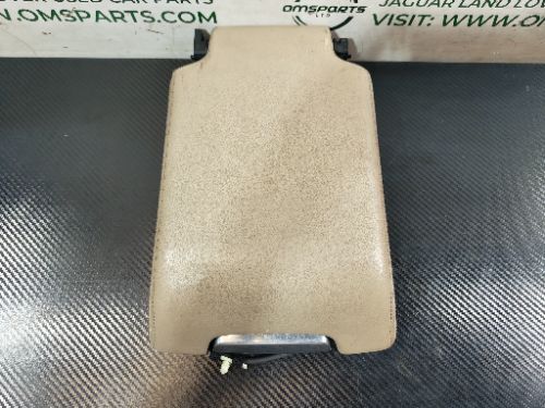 LAND ROVER DISCOVERY 4 L319 CENTRE CONSOLE ARMREST LID