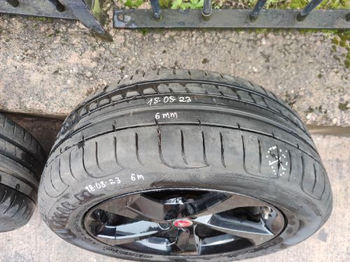 JAGUAR F-PACE X761 SET OF 4 19" ALLOY WHEELS WITH TYRES